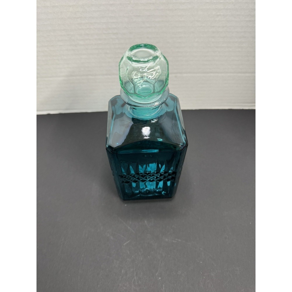 Glass Wine Decanter With Stopper 31 floz - Teal Ombré - 9" Tall - Picture 2 of 5